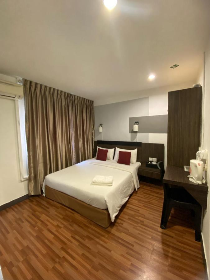 V Hotel Johor Bahru Exterior photo