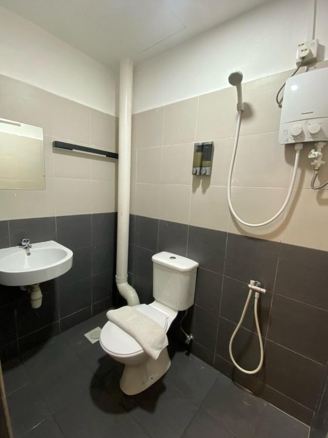 V Hotel Johor Bahru Exterior photo