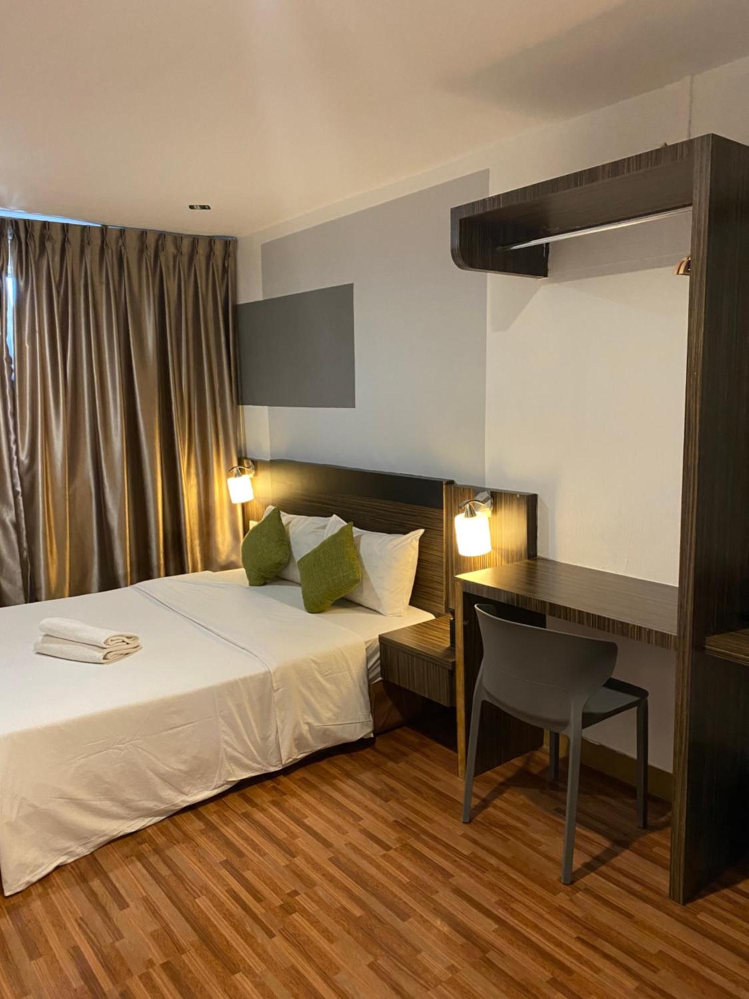 V Hotel Johor Bahru Exterior photo