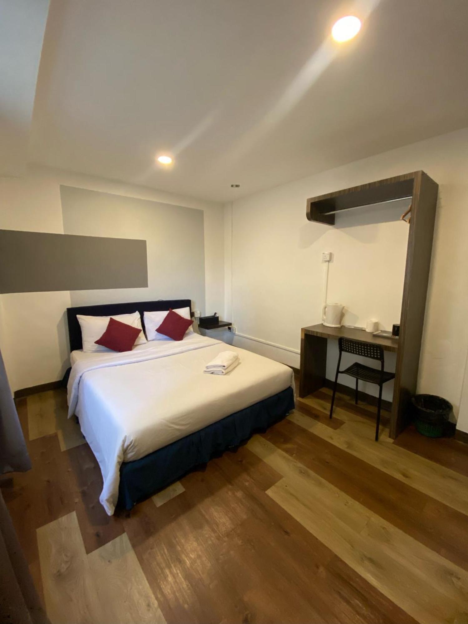 V Hotel Johor Bahru Exterior photo