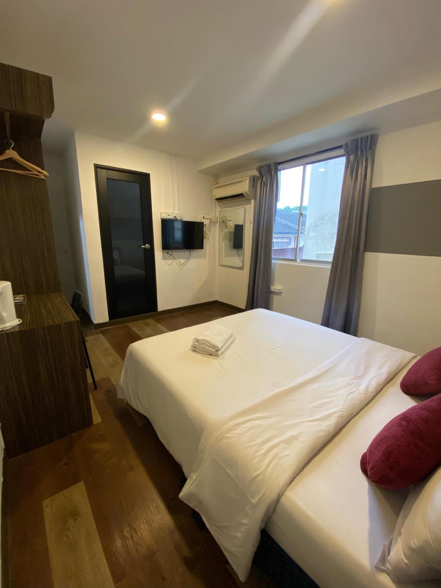 V Hotel Johor Bahru Exterior photo